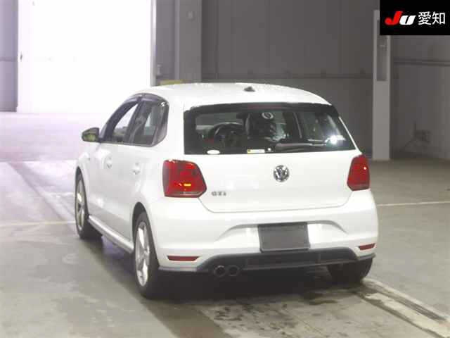 VOLKSWAGEN POLO 2016
