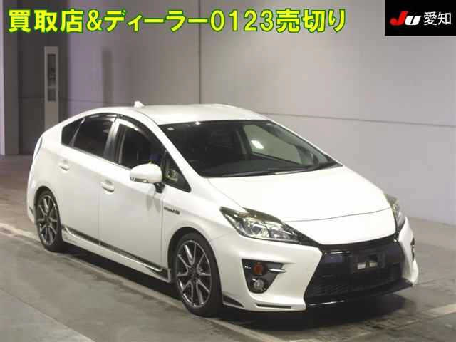 TOYOTA PRIUS 2013