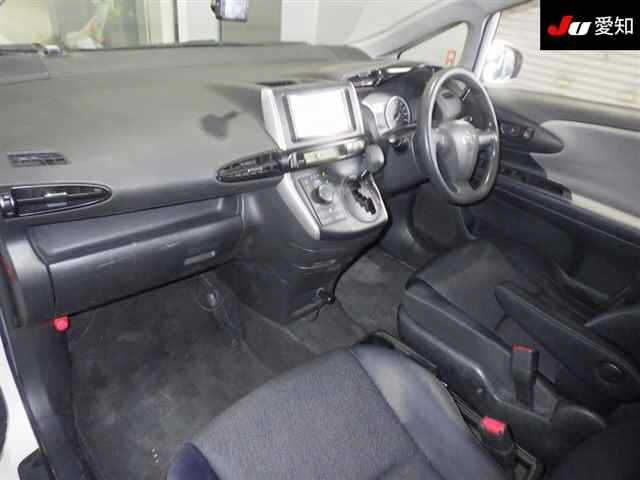 TOYOTA WISH 2009