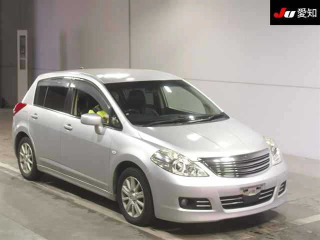 NISSAN TIIDA 2010