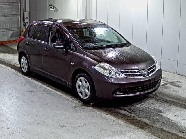 NISSAN TIIDA 2009
