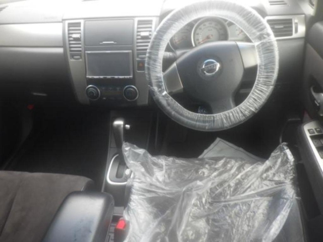 NISSAN TIIDA 2009
