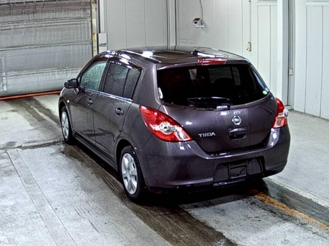 NISSAN TIIDA 2009