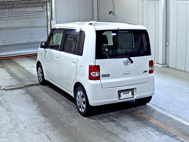 TOYOTA PIXIS SPACE 2012