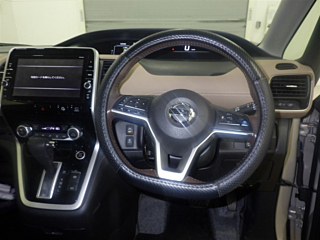 NISSAN SERENA 2017