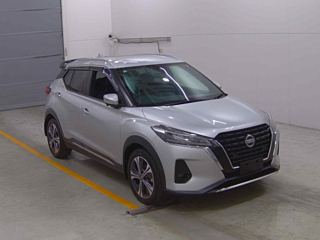 NISSAN KIX 2020