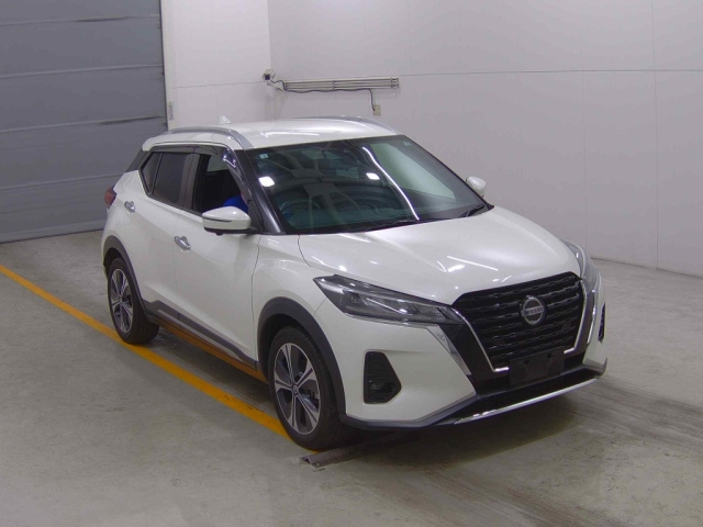 NISSAN KIX 2020