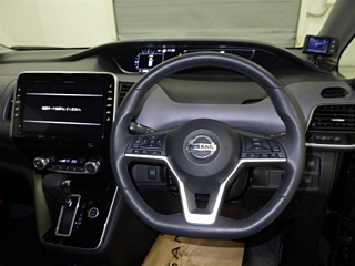 NISSAN SERENA 2019