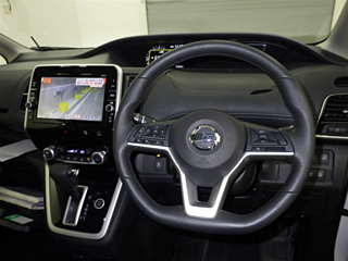NISSAN SERENA 2017