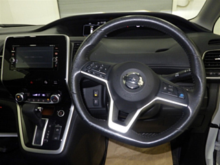 NISSAN SERENA 2018