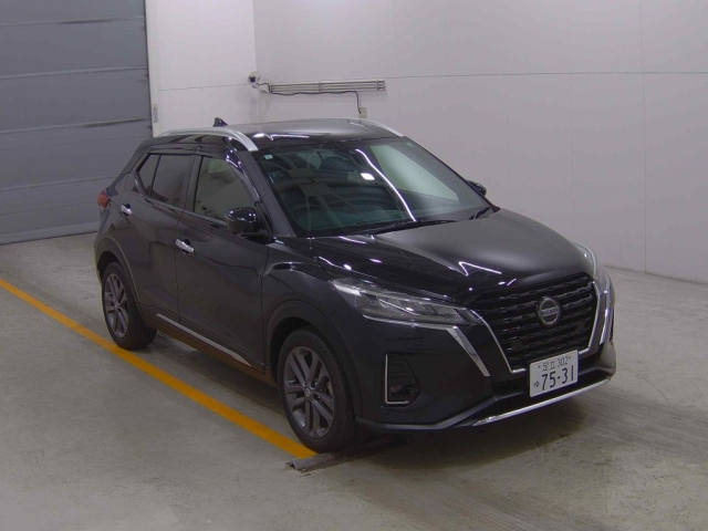 NISSAN KIX 2021
