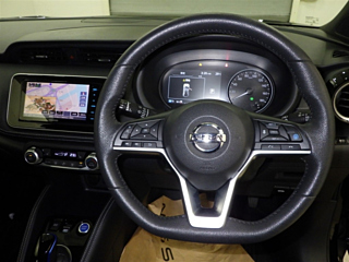 NISSAN KIX 2021