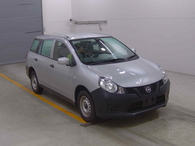 NISSAN AD 2020