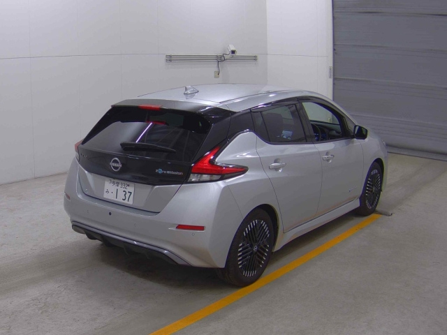 NISSAN LEAF 2023