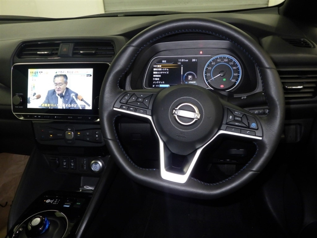 NISSAN LEAF 2023