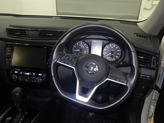 NISSAN X-TRAIL 2018
