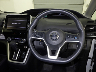 NISSAN SERENA 2018