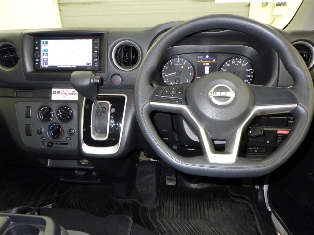 NISSAN CARAVAN VAN 2022