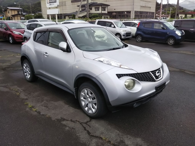 NISSAN JUKE 2012