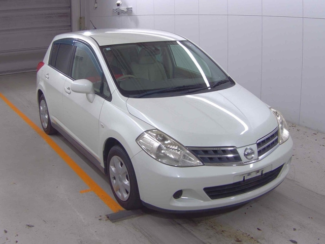 NISSAN TIIDA 2012