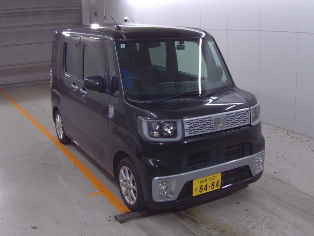 DAIHATSU WAKE 2015