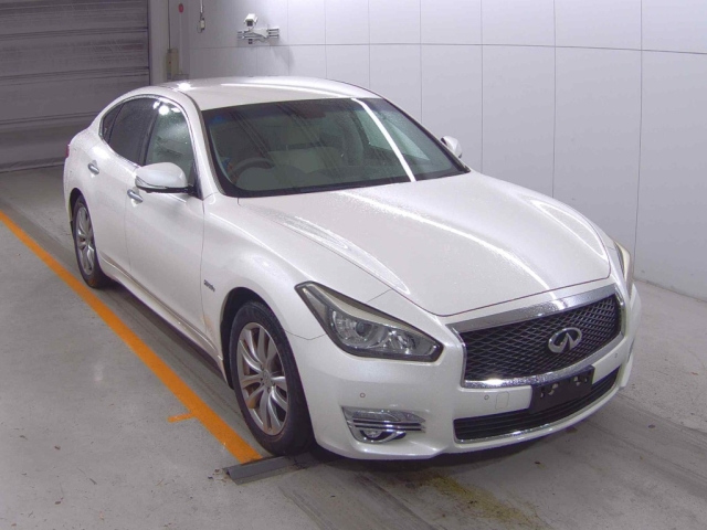 NISSAN FUGA 2016