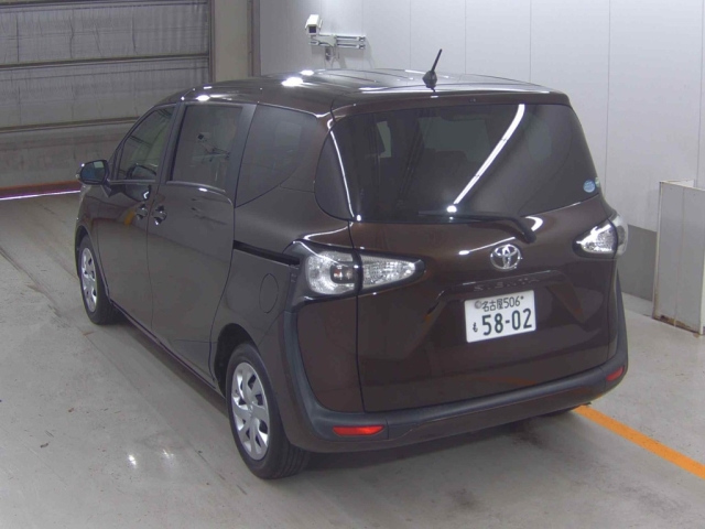 TOYOTA SIENTA 2016