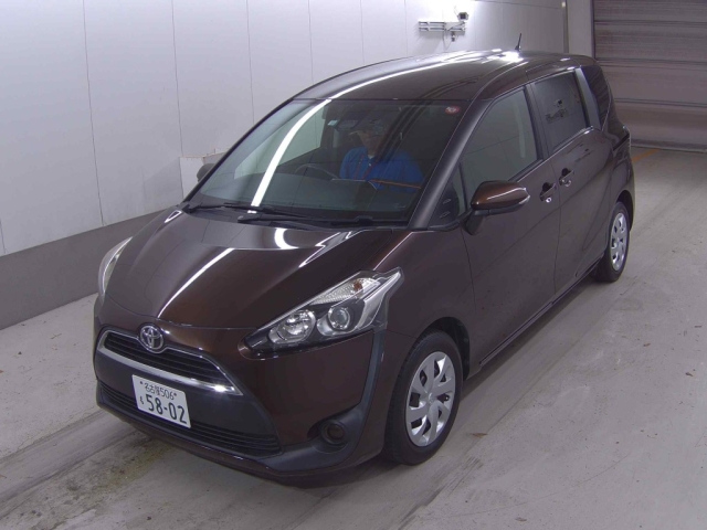 TOYOTA SIENTA 2016