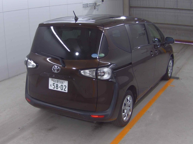 TOYOTA SIENTA 2016
