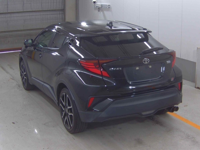 TOYOTA C-HR 2021
