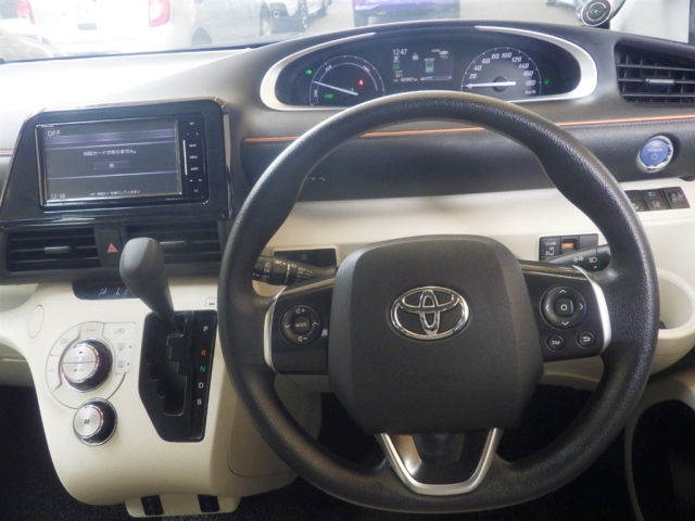 TOYOTA SIENTA 2017