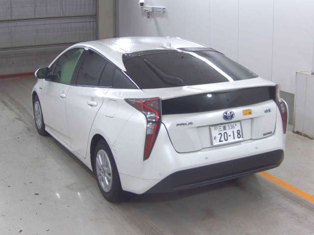 TOYOTA PRIUS 2018