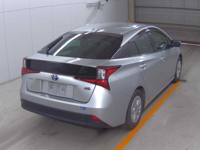 TOYOTA PRIUS 2021