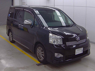 TOYOTA VOXY 2013