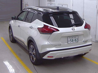 NISSAN KIX 2021
