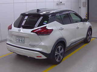 NISSAN KIX 2021