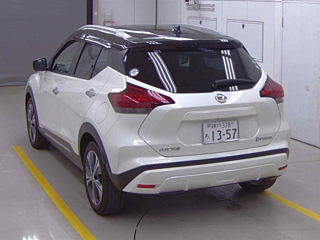 NISSAN KIX 2021