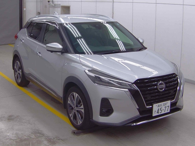 NISSAN KIX 2021