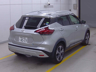 NISSAN KIX 2021