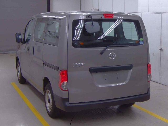 NISSAN NV200 2019