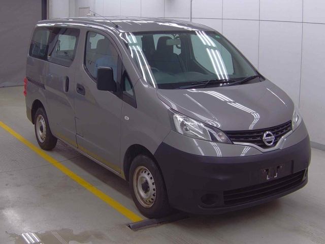 NISSAN NV200 2019