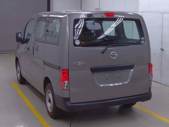 NISSAN NV200 2019