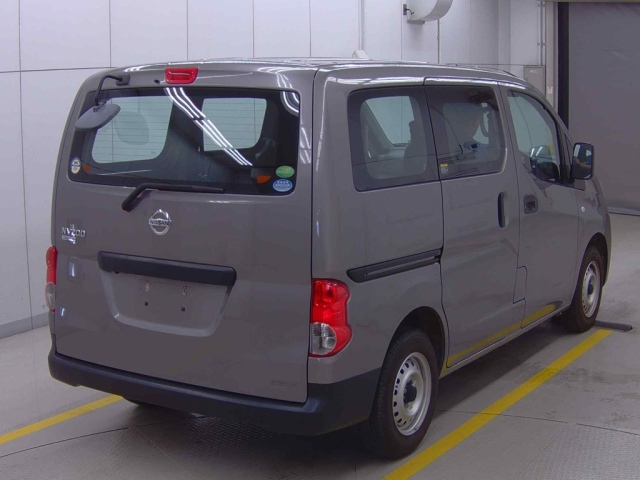 NISSAN NV200 2019