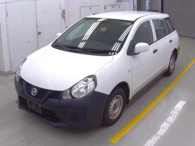 NISSAN AD 2020