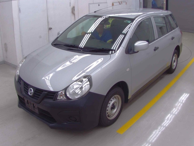 NISSAN AD 2020