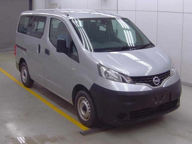 NISSAN NV200 2020