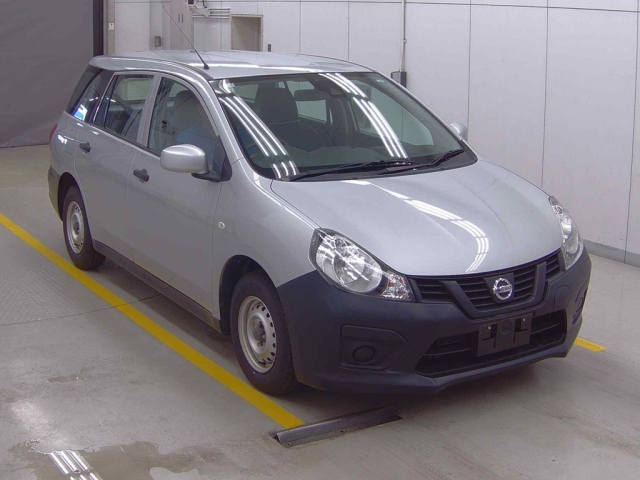 NISSAN AD 2020