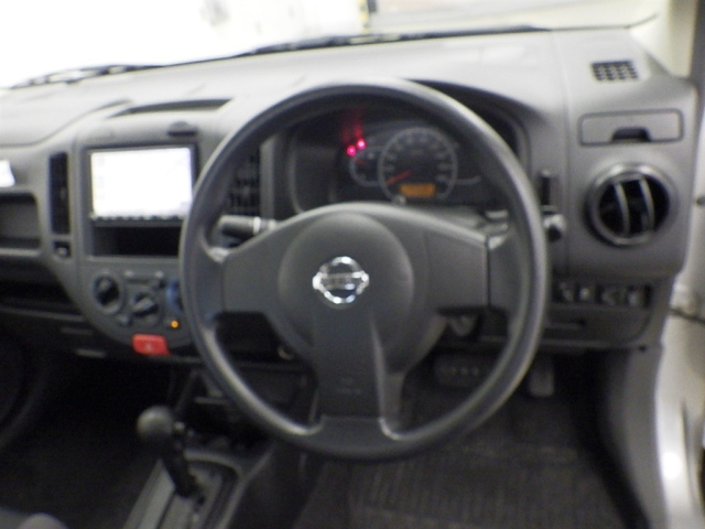 NISSAN AD 2020
