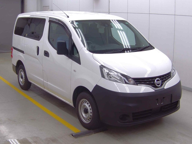 NISSAN NV200 2020