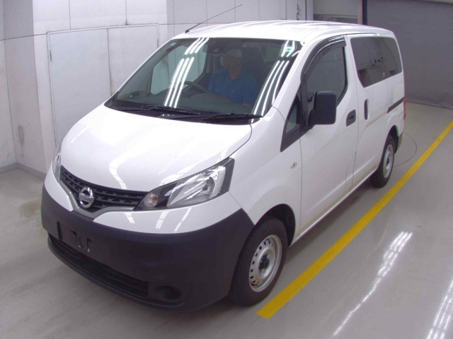 NISSAN NV200 2020